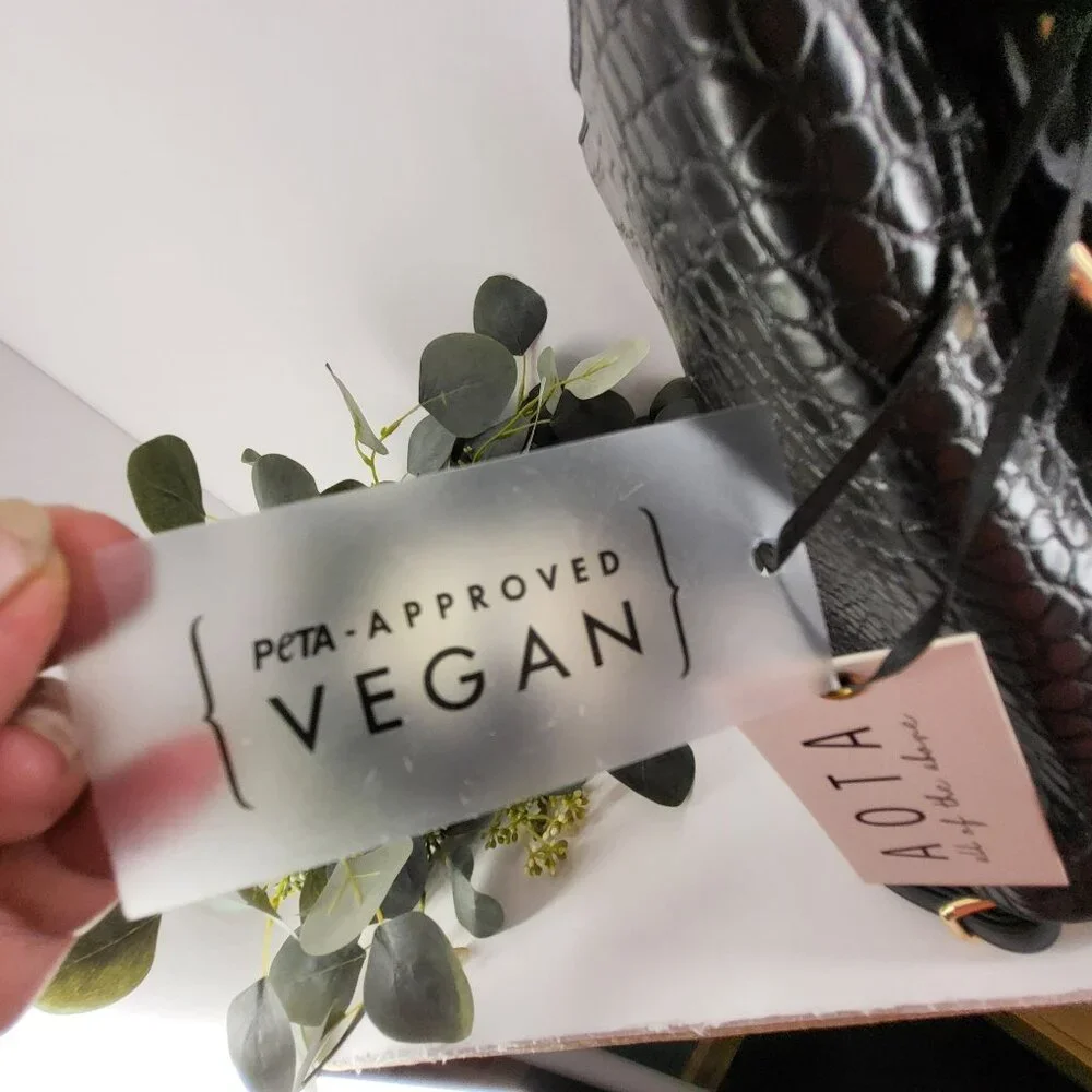 Aota Black Crocodile Pattern Vegan Leather Bucket Bag Gold Hardware & Adjustable - Picture 8 of 12